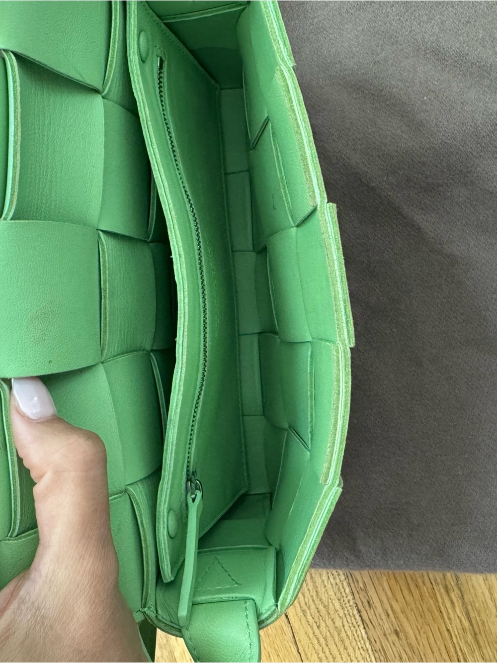 Bottega Veneta Pistachio Intrecciato Leather Crossbody Bag - Picture 6 of 9